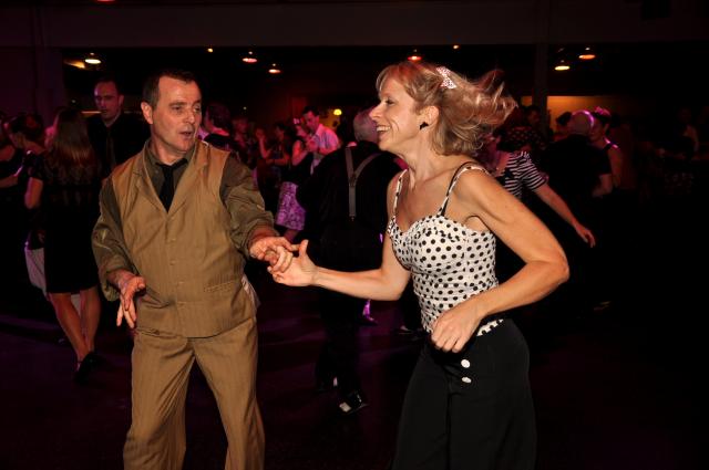 min 2010 11 13 fous swing 194
